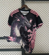 2023 JAPAN ROSA DRACHE
KIT SONDERAUSGABE